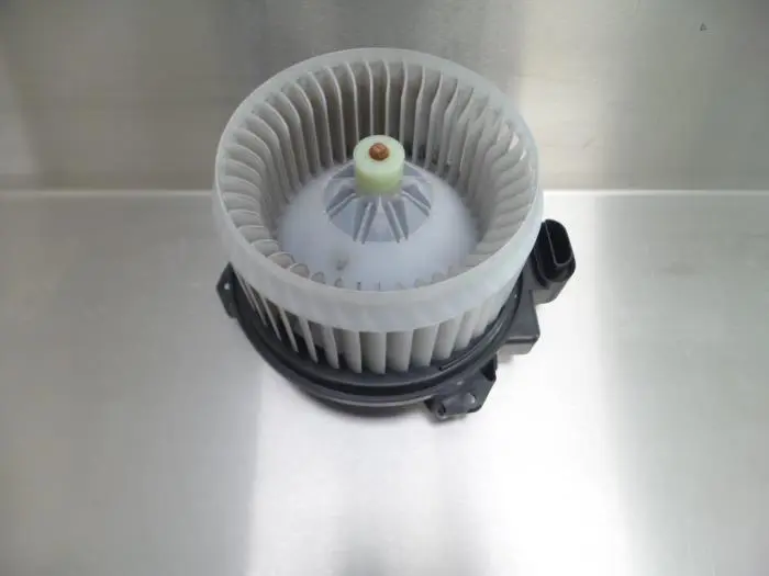 Heating and ventilation fan motor Toyota Urban Cruiser
