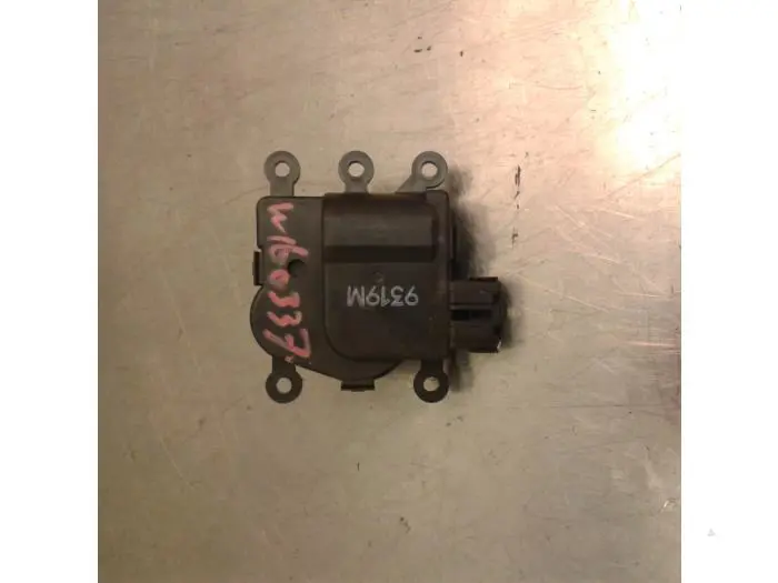 Heater valve motor Mazda 3.