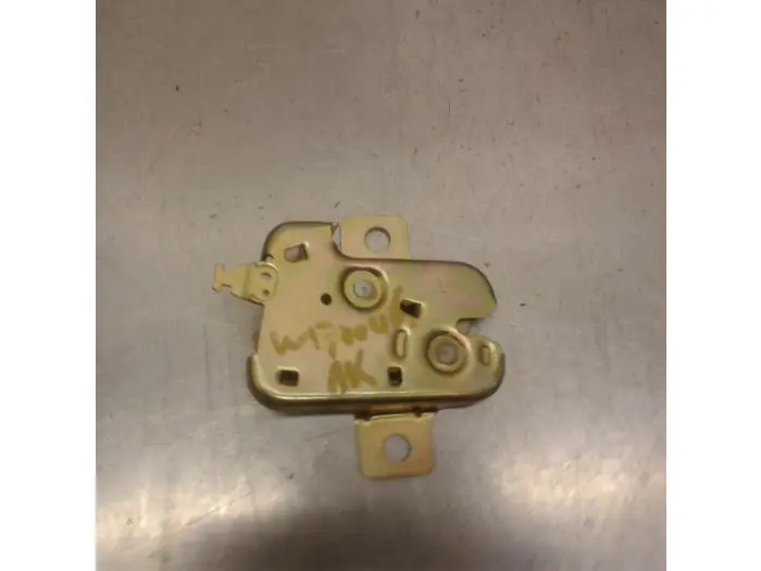Boot lid lock mechanism Mazda MX-5
